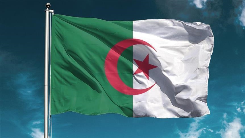  الجزائر: فرنسا قررت دعم خطة المغرب للحكم الذاتي بالصحراء